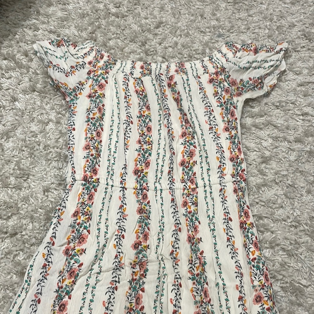 Adorable cream floral dress